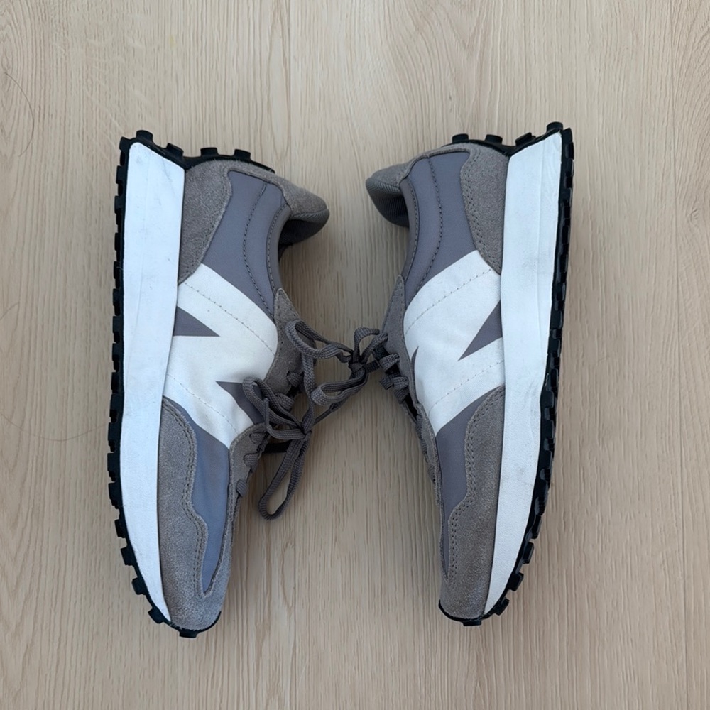 New Balance 327 Gray and White Athletic Shoes
